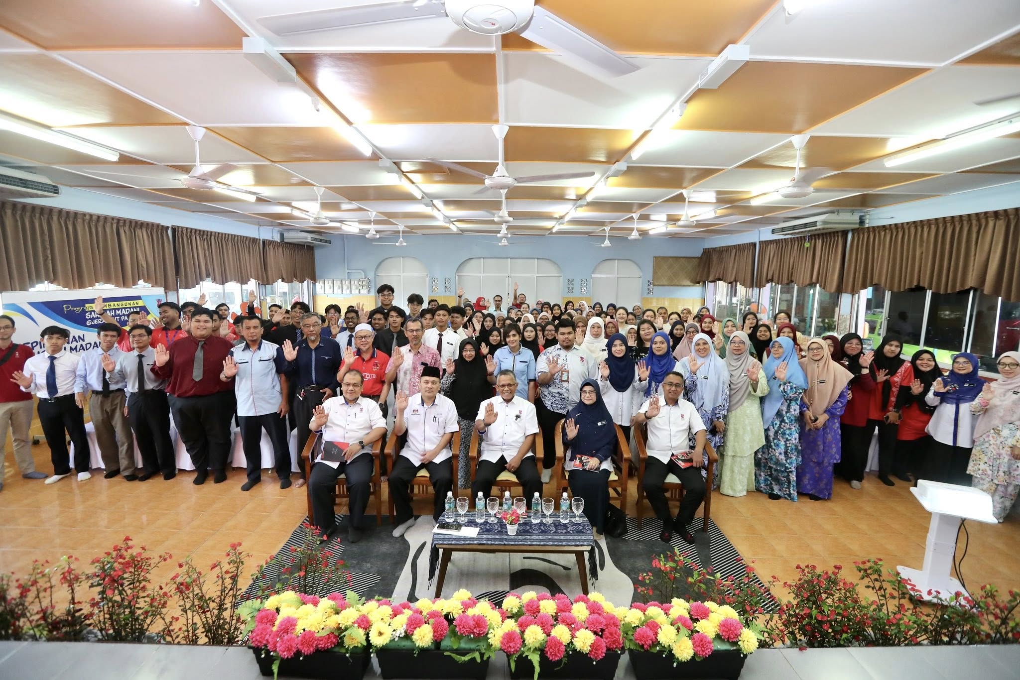 PROGRAM PEMBANGUNAN SAHSIAH MADANI @ JERANTUT BERI MANFAAT KEPADA 1,000 PELAJAR 
