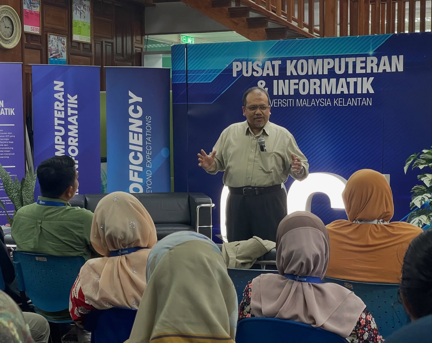 SESI PERKONGSIAN OLEH TNC A&A BERSAMA STAF PUSAT KOMPUTERAN DAN INFORMATIK (CCI)